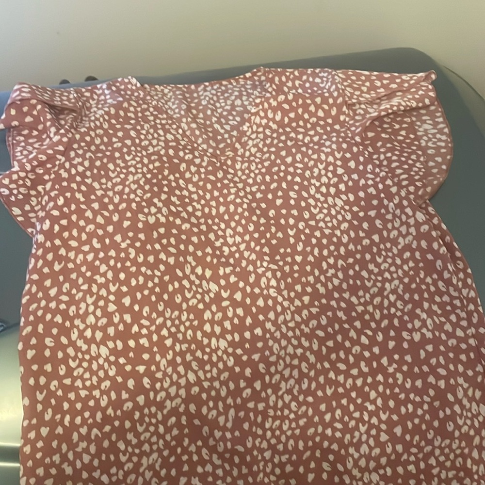 Short ruffle sleeve shirt